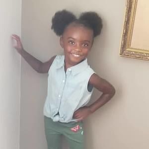 Meet your Posher, Candace